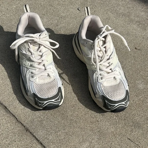 Women's Cream and Green Sneakers - Picture 2 of 13